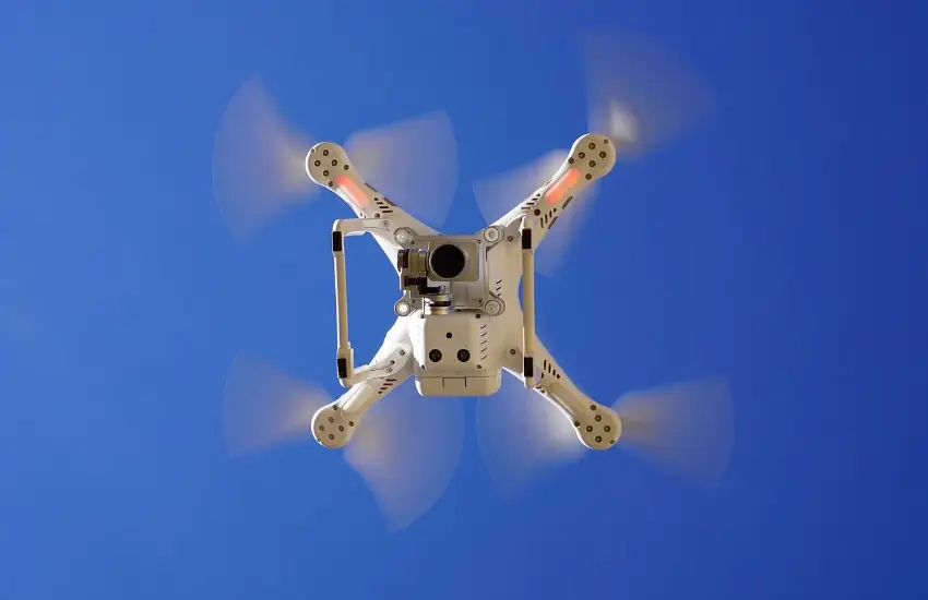 que faire quand un drone survole ma maison